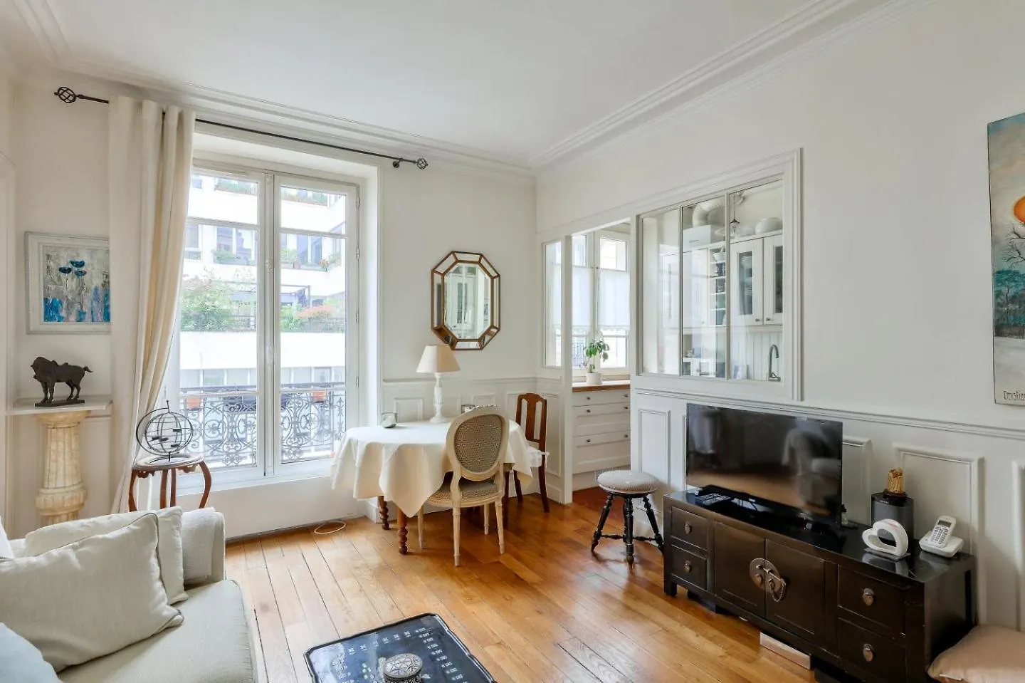 Stunning Parisian 1Br Flat Near Sacre-Coeur Apartment